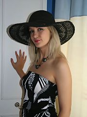 Photo 9, Sexy Dressed Mother