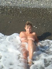 Photo 8, Busty Mature Wife
