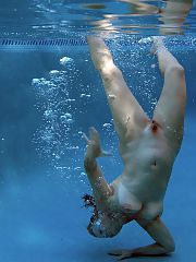 Photo 21, Amateur Chicks Swimming