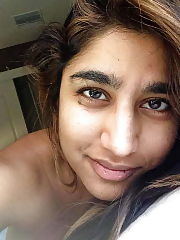 Photo 11, Indian Chubby Girlfriend