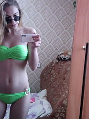 Photo 65, Blondie Slim Selfshooter