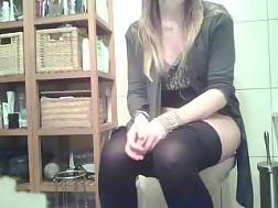 2 min - Three watching wife piss