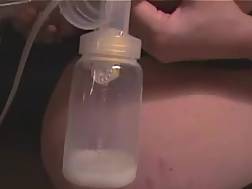 4 min - Pregnant wifey milking big