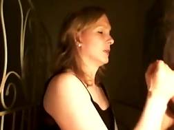 2 min - Redhead wifey handjob
