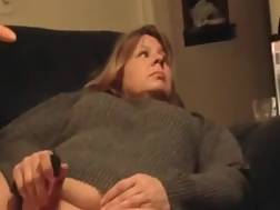 14 min - Fat wifey toys pussy