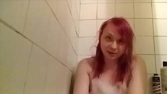 gf shes bathtub