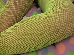 8 min - Blackhaired fishnets pussy