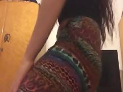 2 min - Teen shakes backside