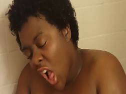 19 min - Fat dark penetrating herself