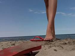5 min - Showing feet beach