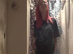 4 min - Redhaired striptease bathroom