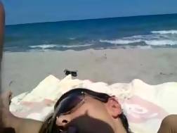 2 min - Vacation blowing dick beach
