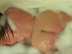5 min - Big bubble bath wife