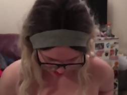 that eric the midget kissing kendra does not