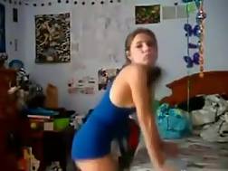 3 min - Brunette fingering herself