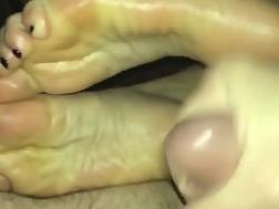 6 min - Rubbing penis feet jizzes