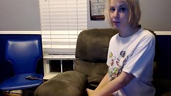 petite blonde amateur wants