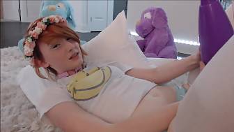 redhead princess eager eat