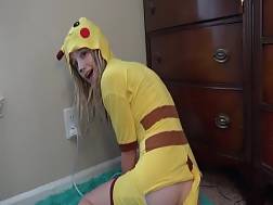 8 min - Drills anus fucktoy