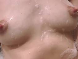 5 min - Playing bath