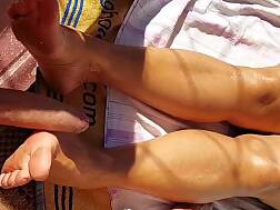 8 min - Closeup outdoor footjob